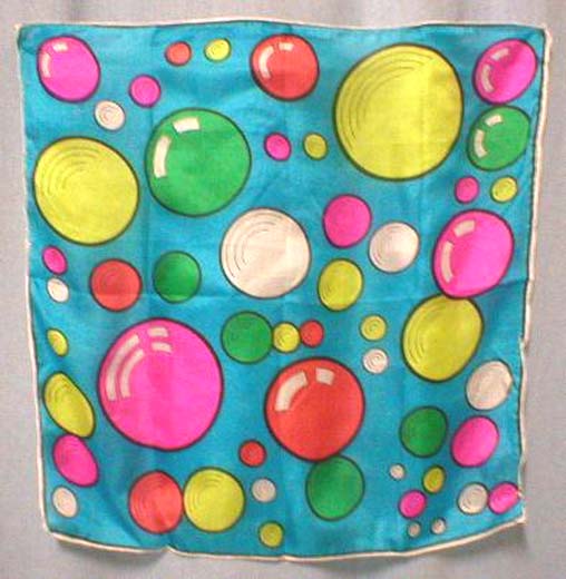 Design Silk, Coloured Bubbles (45 cm x 45 cm) - Magic & Illusions